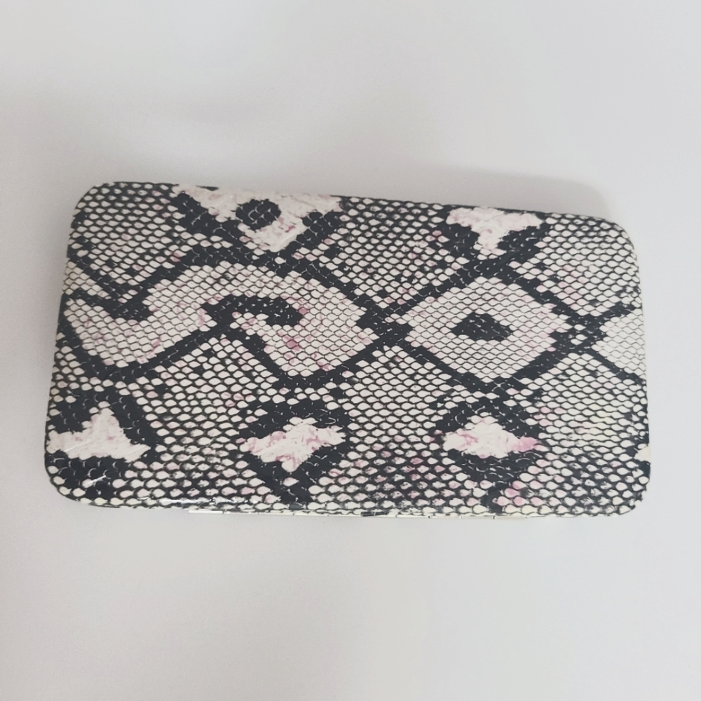 Women's clutch snake print